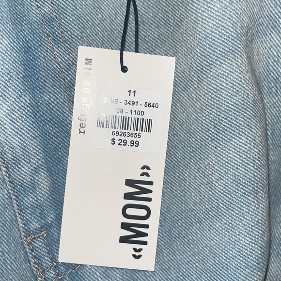 REFUGE DENIM, 100% Cotton, Size 11, Light Denim, Mom Jean/Vintage High Rise Pant - Picture 3 of 5